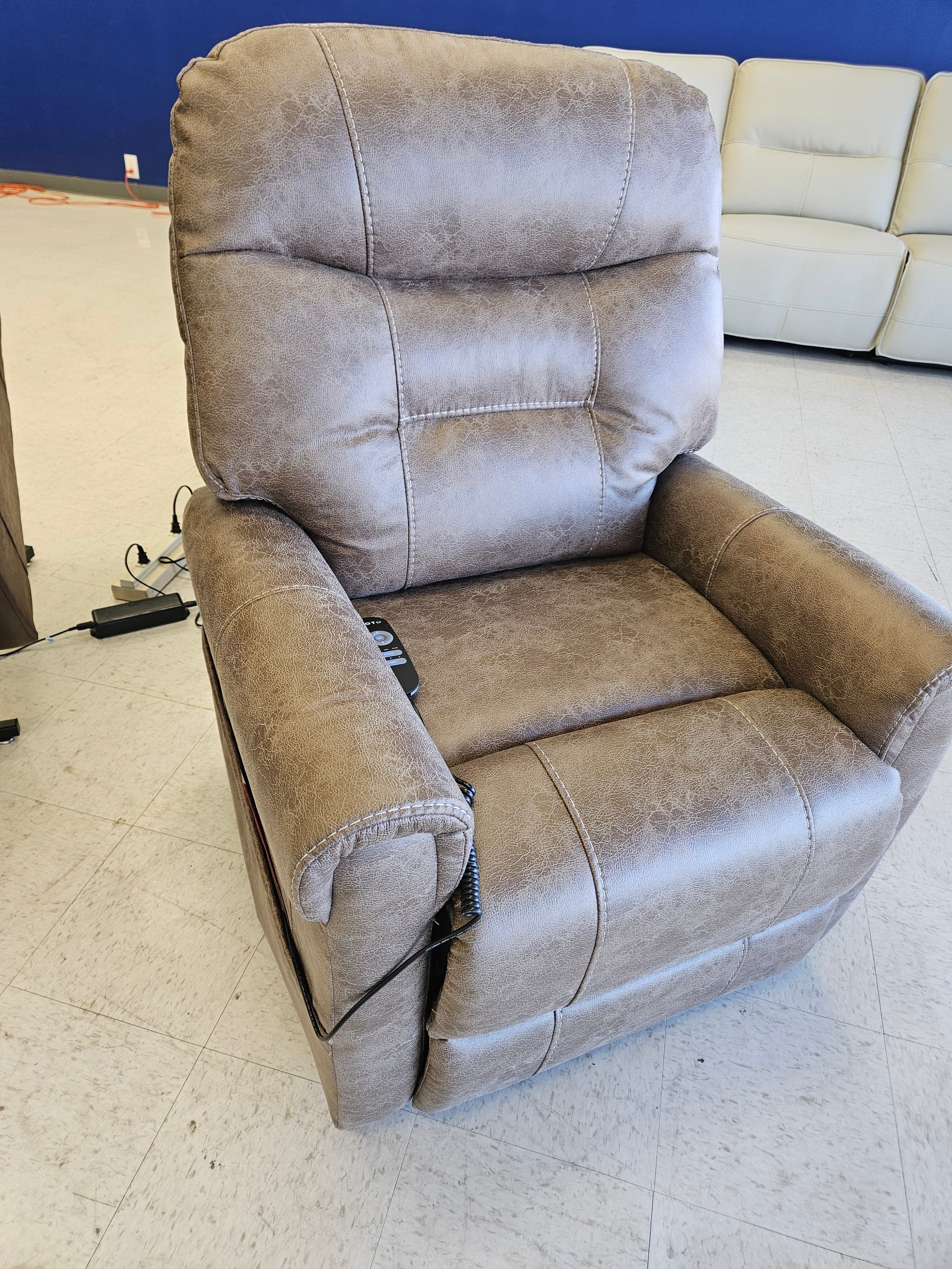 Ottawa Power Lift Chair w/ Heat & Massage 33.5 Wx37 Dx43H Running Models